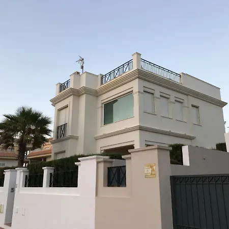 A. Canela Villa *